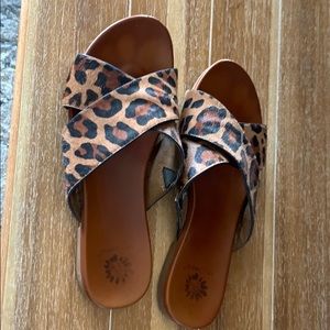 LEOPARD SANDAL